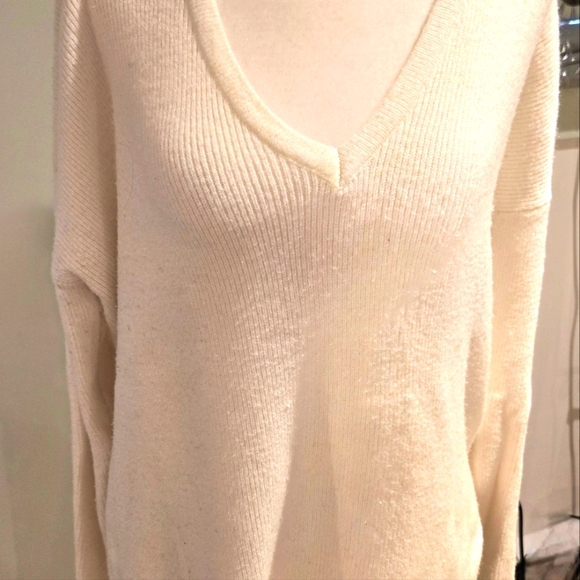 Woman's sweater V neck - Picture 2 of 3